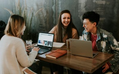 Jak odnaleźć się na rynku pracy? Inspirująca historia Hakersów i Starbucks